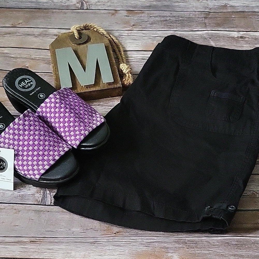 Briggs black lightweight shorts with double button waist and 7.5" inseam
